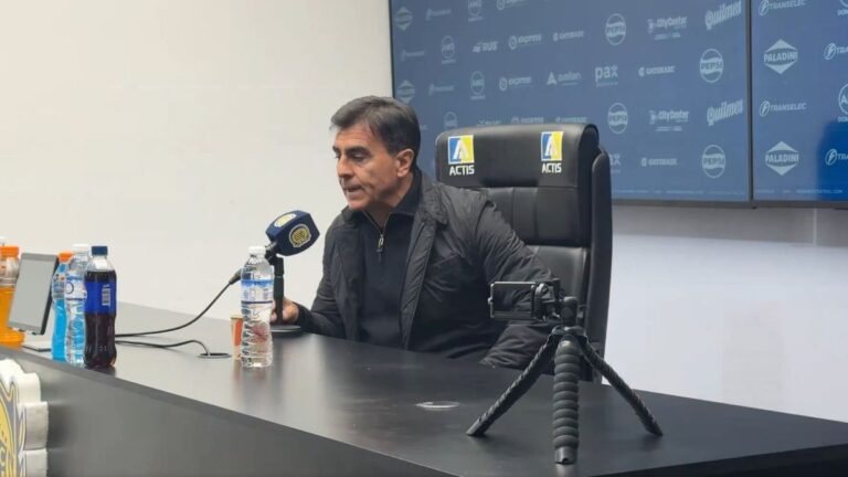 Gustavo Quinteros en conferencia de prensa tras la derrota de Independiente ante Central