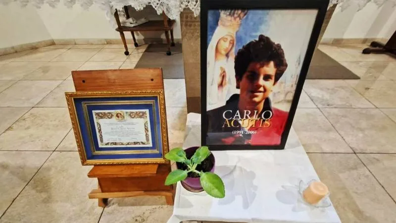 Reliquias de San Carlo Acutis en la capilla de la UCA Rosario