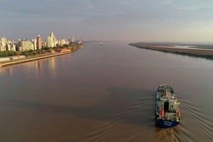 Reunión por la licitación de la Hidrovía Paraná-Paraguay en Buenos Aires