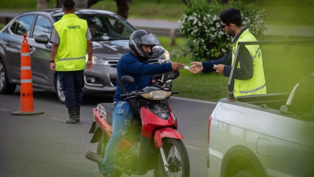 Operativo de control de tránsito en Granadero Baigorria con vehículos secuestrados