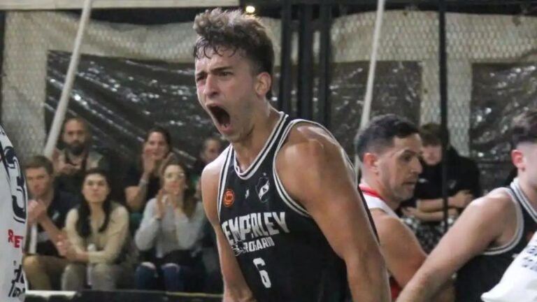 Partido de básquet entre Temperley y Olimpia en República de la Sexta