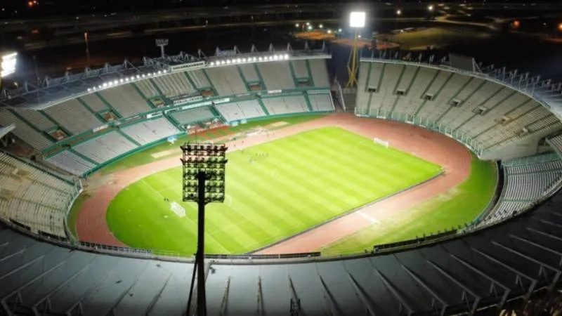 Estadio Mario Alberto Kempes de Córdoba durante un partido de fútbol