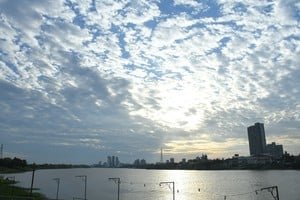 Cielo nublado sobre la ciudad de Santa Fe