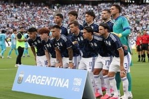 Agustín Giay durante el amistoso de Argentina ante Honduras