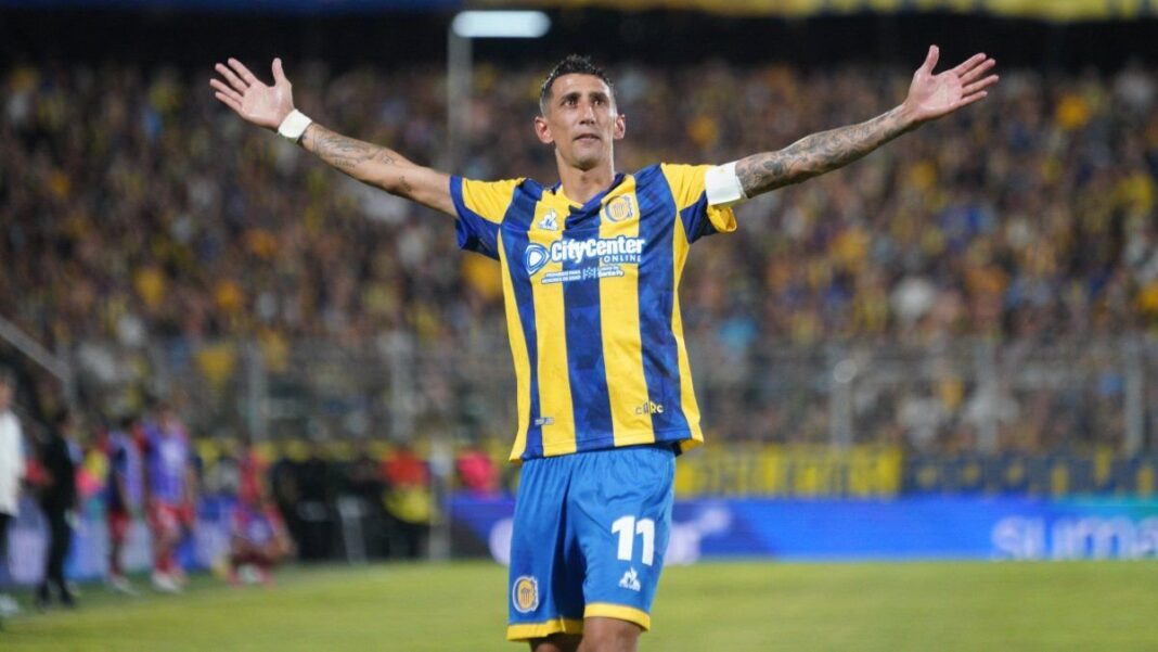 Ángel Di María con la camiseta de Rosario Central celebrando un gol