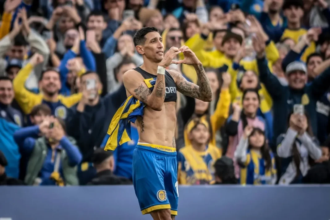 Ángel Di María con la camiseta de Rosario Central durante un partido