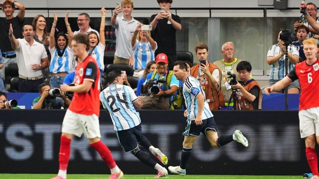 Lionel Messi celebra un gol durante el partido Argentina vs Austria en Dallas