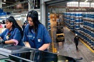 Gráfico de barras de la balanza comercial argentina en mayo de 2025