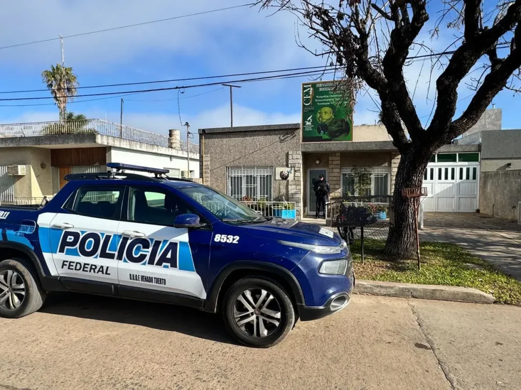 Allanamiento en consultorio médico en Acebal por caso de presunto fraude al PAMI