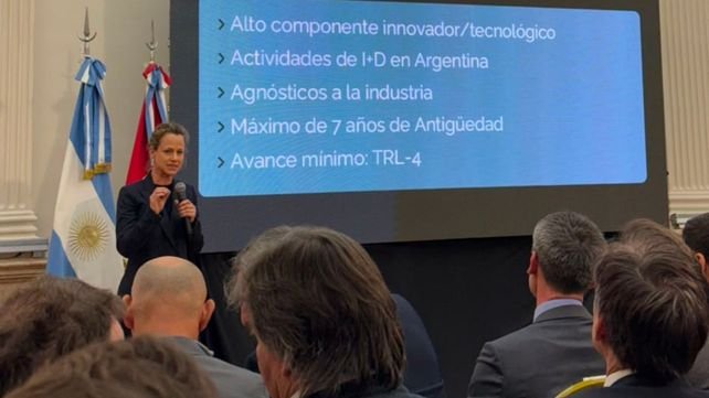 Funcionarios provinciales y del CFI durante el lanzamiento del Fondo de Garantías Santa Fe en Rosario