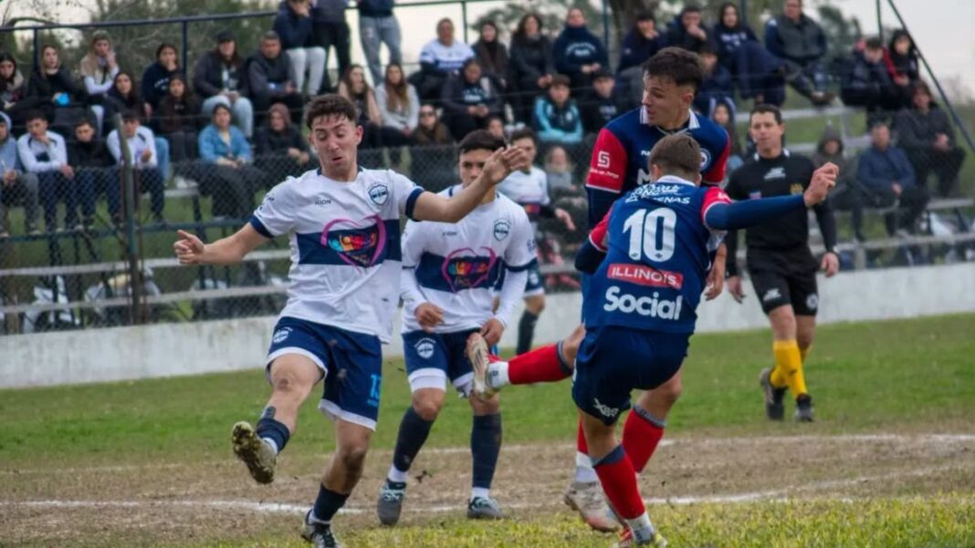 Partido de fútbol de la Copa Santa Fe entre Argentino y Unión de Arroyo Seco