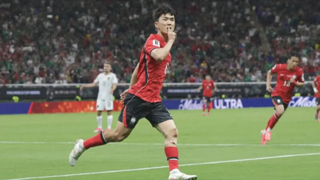 Jugadores de Corea del Sur celebrando un gol en el partido contra República Checa en Guadalajara