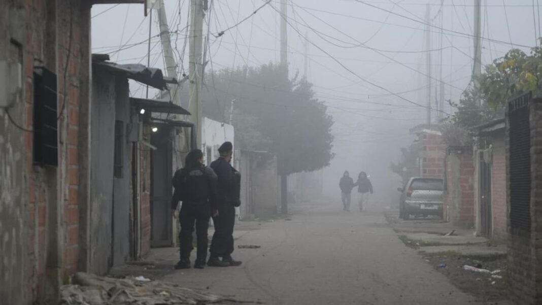 Fiscalía imputa a dos hombres por crimen de policía federal en Villa Banana