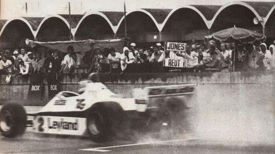 Franco Colapinto conduciendo un auto de Fórmula 1 de Alpine