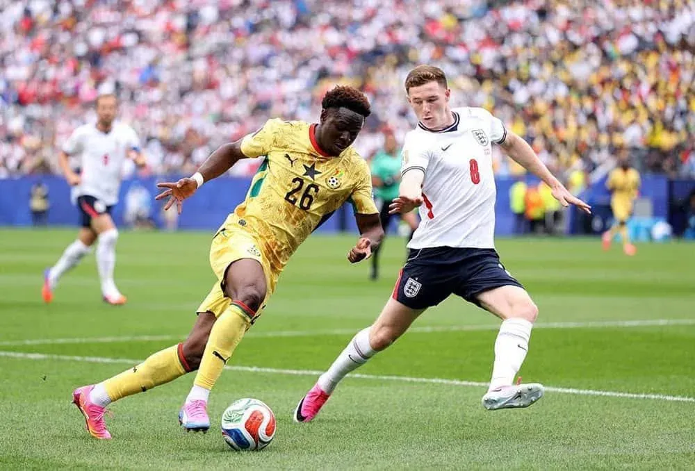 Jugadores de Inglaterra y Ghana en el campo durante el partido del Grupo L del Mundial 2026