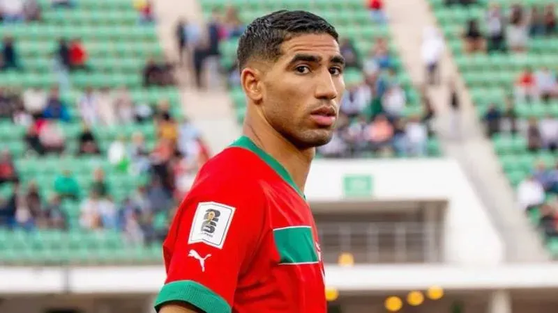 Achraf Hakimi durante un partido con la Selección de Marruecos