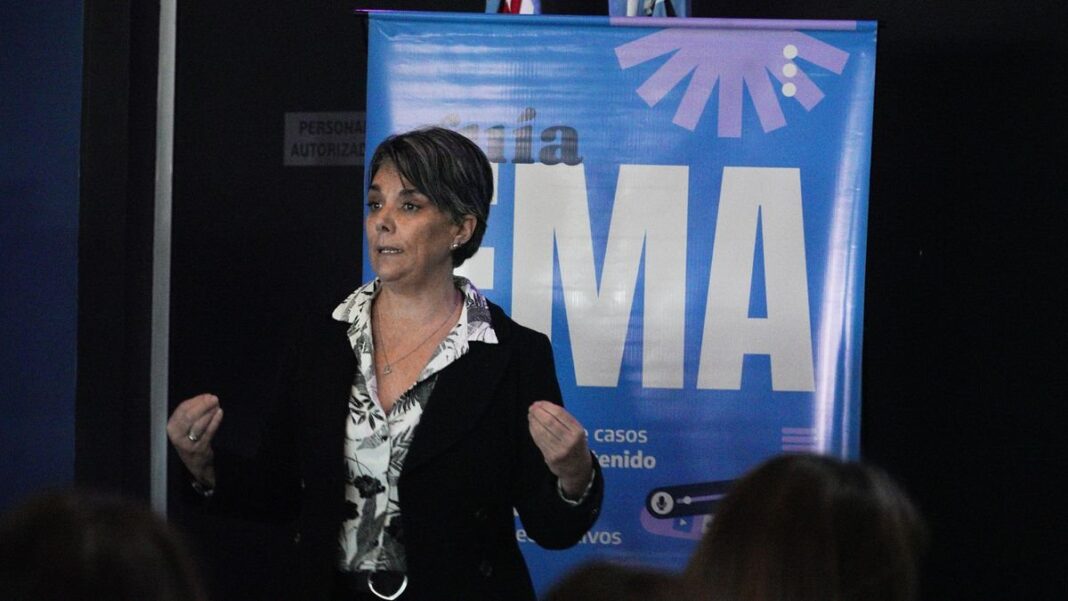 Laura Sánchez, madre de Ema, durante una entrevista sobre violencia digital