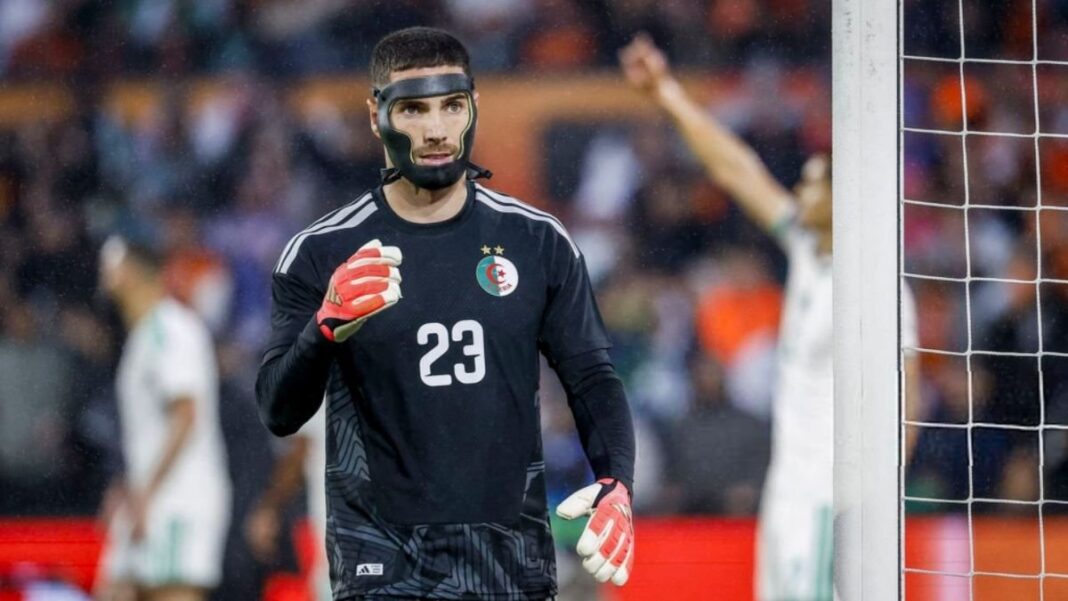 Luca Zidane, arquero de Argelia, durante un partido internacional