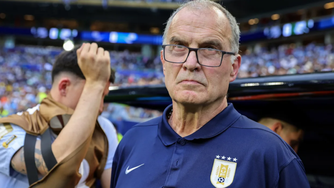 Marcelo Bielsa durante la conferencia de prensa tras el partido Uruguay vs Arabia Saudita