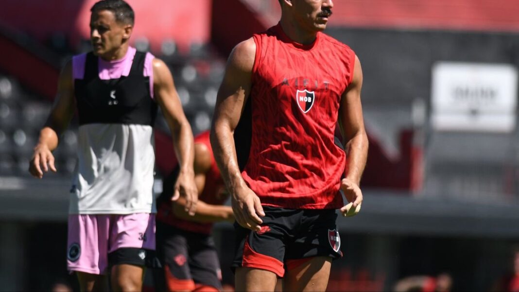 Escudo de Newell's Old Boys en el estadio Marcelo Bielsa