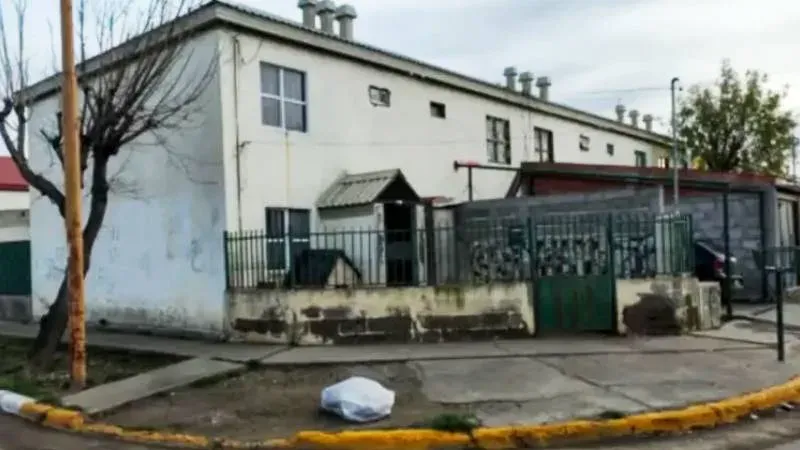 Niña de 7 años se arrojó desde primer piso para pedir ayuda por su hermano en Pico Truncado