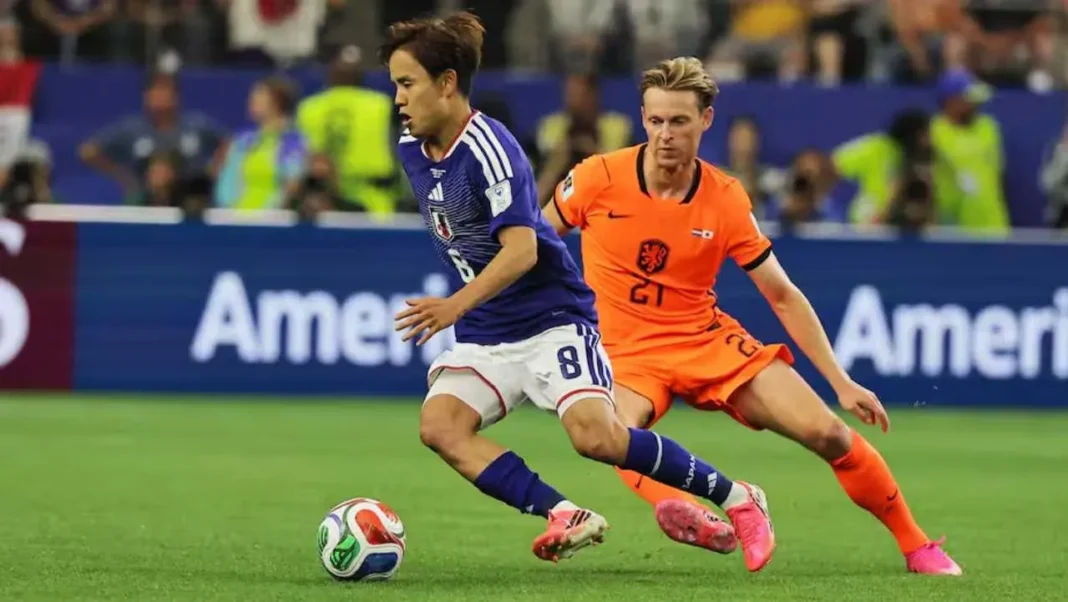 Jugadores de Países Bajos y Japón durante el partido del Mundial 2026