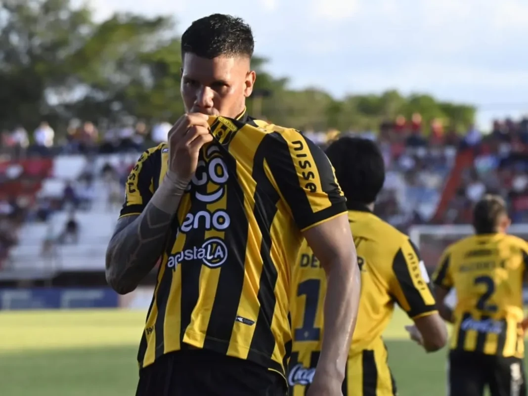 Sebastián Zaracho, defensor paraguayo de Guaraní