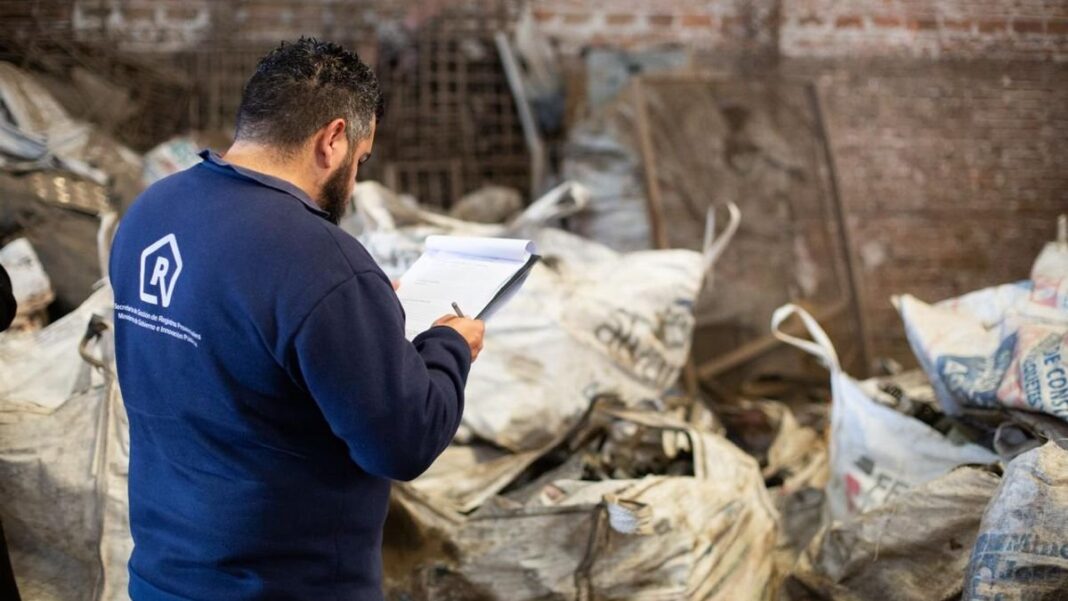 Operativo de control en chatarrería de Rosario con incautación de materiales