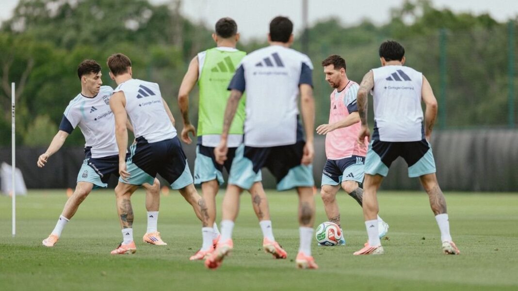 Jugadores de la selección argentina celebrando un gol