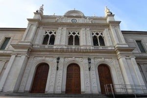 Firma del acuerdo entre la rectora de la UNL y la vicepresidenta de la Coneau