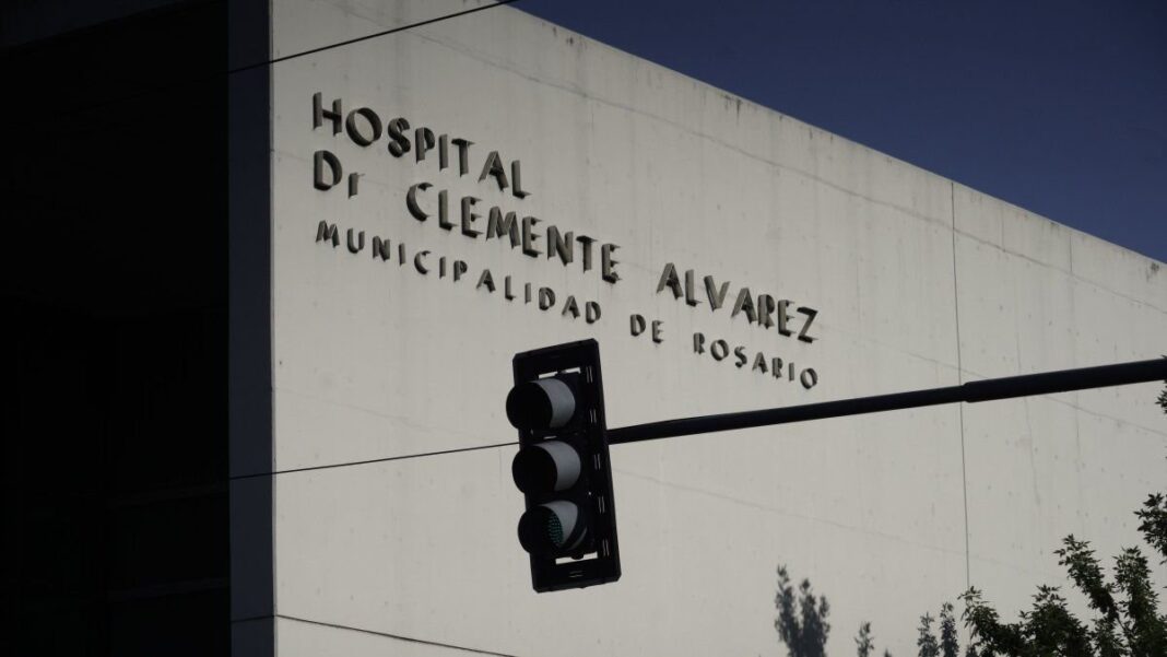 Policía en la escena del crimen en la zona oeste de Rosario