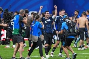 Jugadores de la Selección Argentina celebrando un gol en la semifinal del Mundial 2026 ante Inglaterra