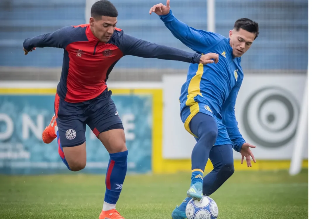 Jugadores de Rosario Central durante un entrenamiento en el predio de Arroyo Seco