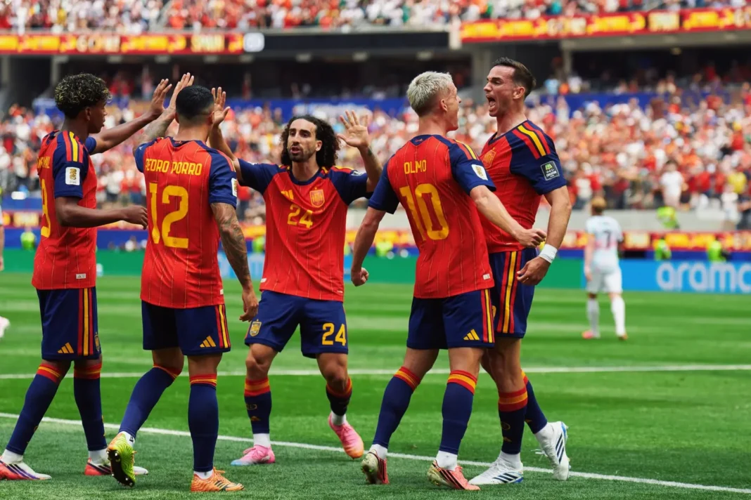 Jugadores de España celebran un gol en el partido contra Bélgica por los cuartos de final del Mundial 2026 en Los Ángeles