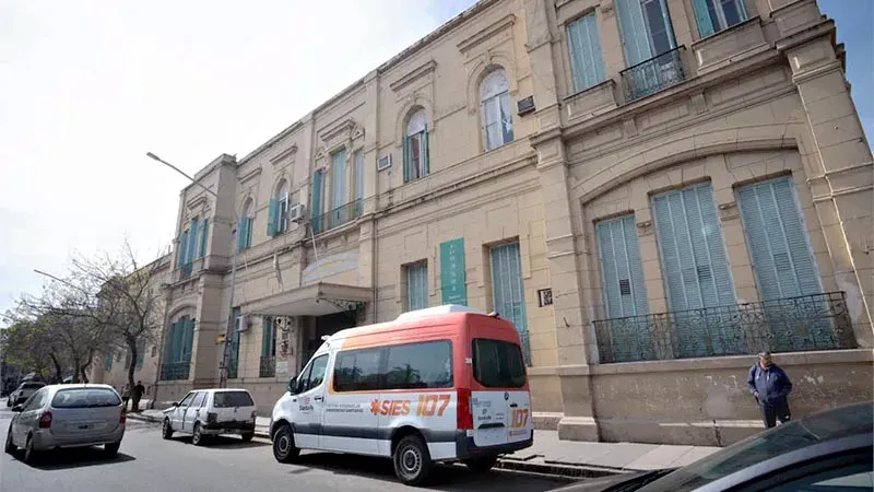 Fachada del Hospital José María Cullen en Santa Fe