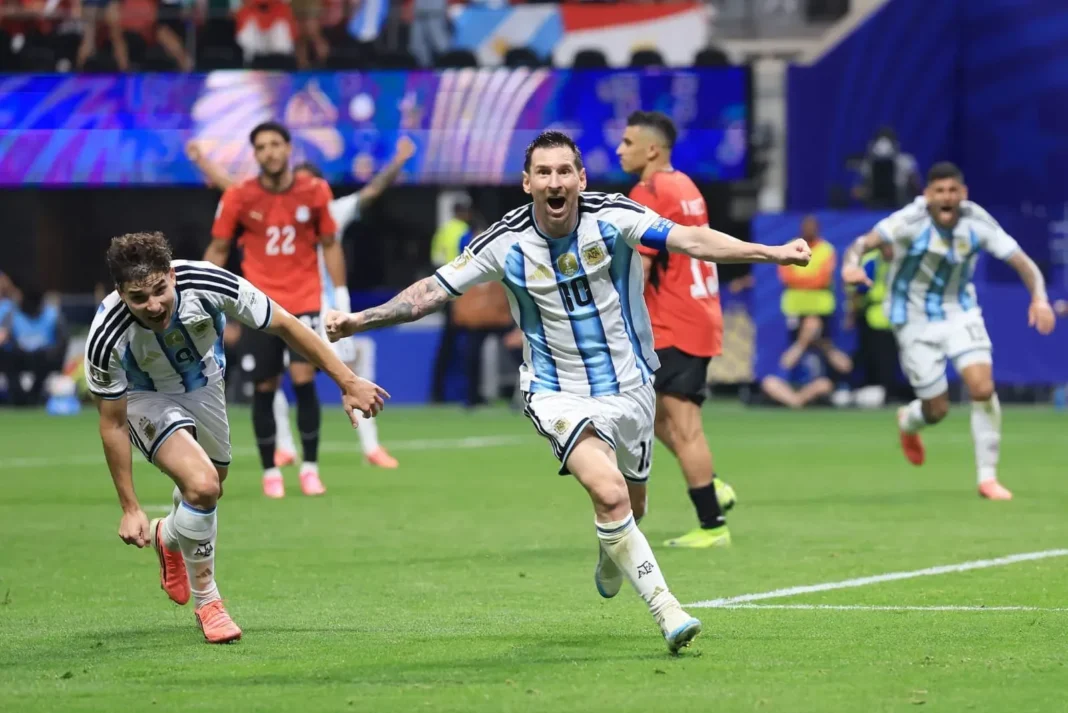 Lionel Messi celebrando la victoria de Argentina ante Egipto en el Mundial 2026