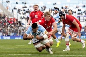 Jugadores de Los Pumas celebrando un try en el Estadio San Juan del Bicentenario