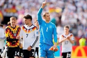 Manuel Neuer con la camiseta de la Selección de Alemania durante un partido