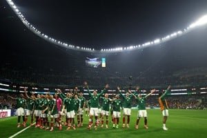 Jugadores de México celebran un gol ante Ecuador en el estadio Azteca durante el Mundial 2026