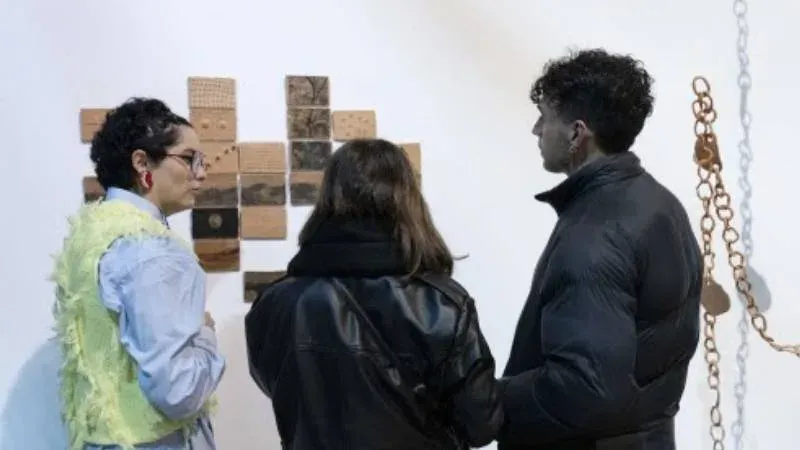 Cartel de la décima edición de MicroFeria de Arte Rosario en el Centro de Expresiones Contemporáneas