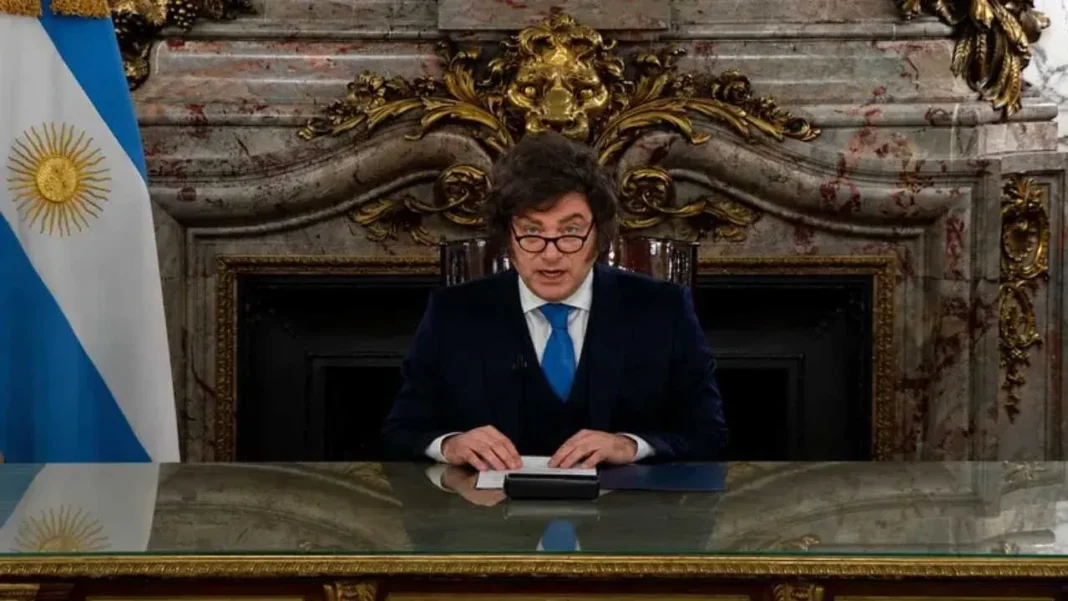 Presidente Javier Milei en cadena nacional presentando proyecto de reforma del Banco Central