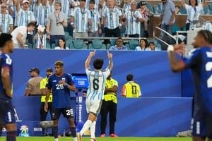 Jugadores de la Selección argentina celebrando tras el gol de Cristian Romero contra Cabo Verde en el Mundial 2026
