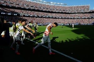 Jugadores de Estados Unidos celebrando un gol durante el partido contra Bosnia en el Mundial 2026