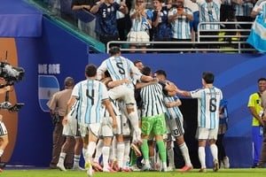 Jugadores de la Selección argentina durante un entrenamiento previo al partido ante Suiza por cuartos de final del Mundial 2026