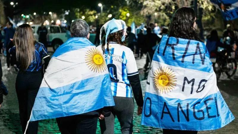 Vista del Monumento Nacional a la Bandera en Rosario durante un operativo de seguridad