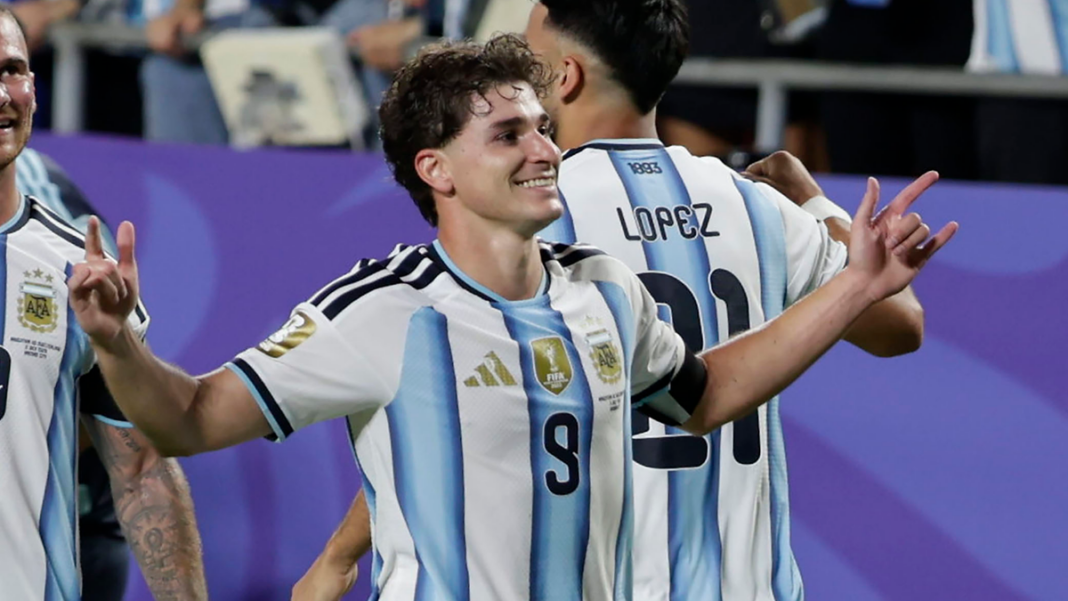 Julián Álvarez celebra su gol ante Suiza en los cuartos de final del Mundial