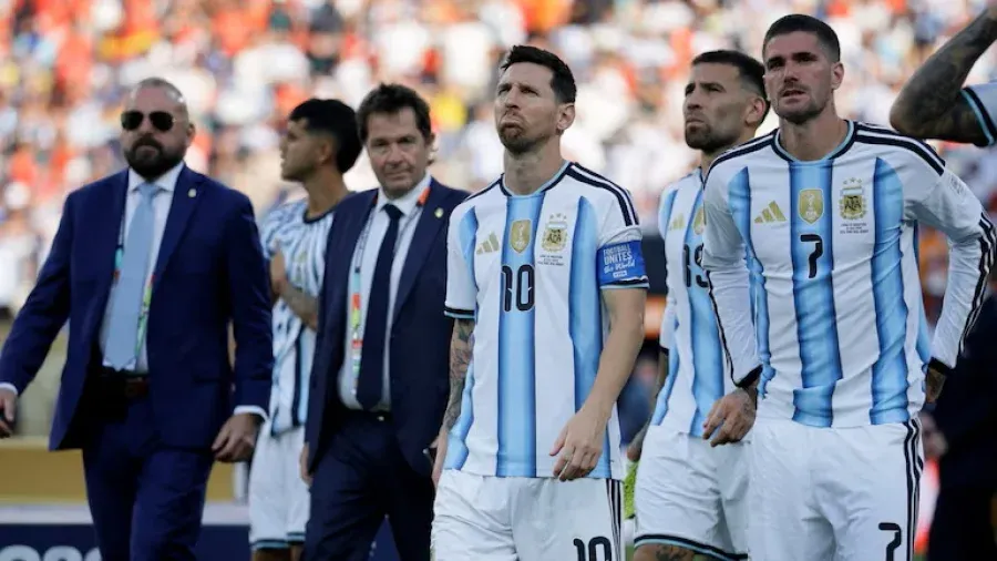 Jugadores de la Selección argentina en el aeropuerto