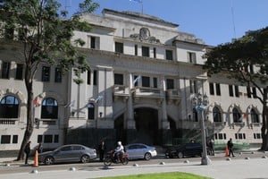 Fachada de los tribunales de la ciudad de Santa Fe
