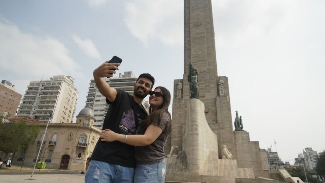 Calendario con el 9 y 10 de julio marcados como feriado y día no laborable