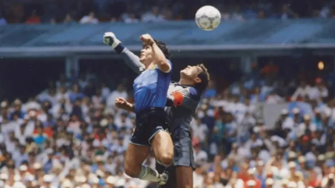 Pelota Adidas Azteca utilizada en el partido Argentina-Inglaterra de 1986